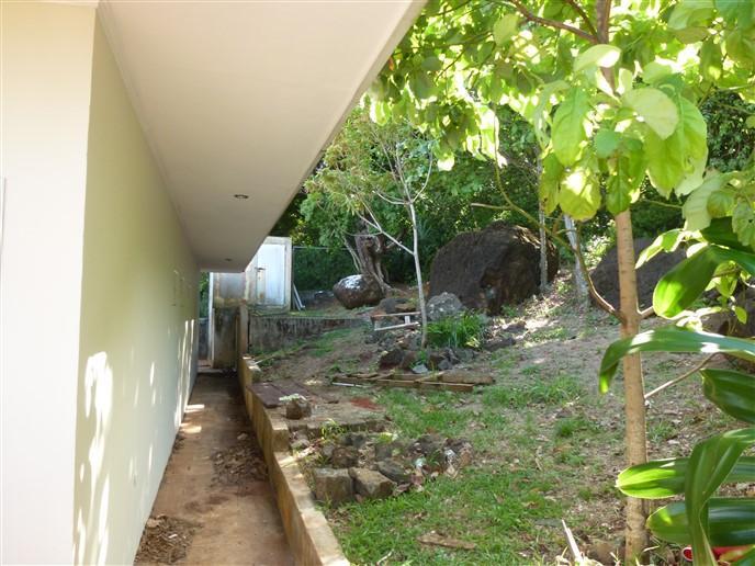 Listing ID: URE0354, Airport Road Utila, Bay Islands, HN - Airport Road Commercial Building, Photo #