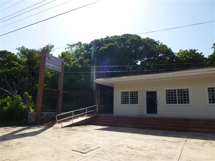 Listing ID: URE0354, Airport Road Utila, Bay Islands, HN - Airport Road Commercial Building, Photo #