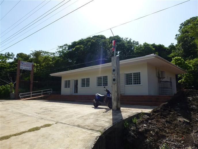 Listing ID: URE0354, Airport Road Utila, Bay Islands, HN - Airport Road Commercial Building, Photo #