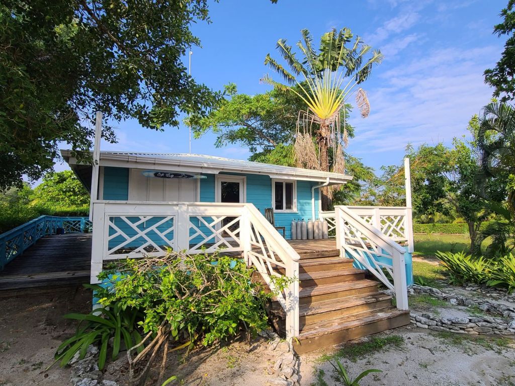 Listing ID: URE0363,  Utila, Bay Islands, HN - Coral Beach Village Beachfront and Marina, Photo #
