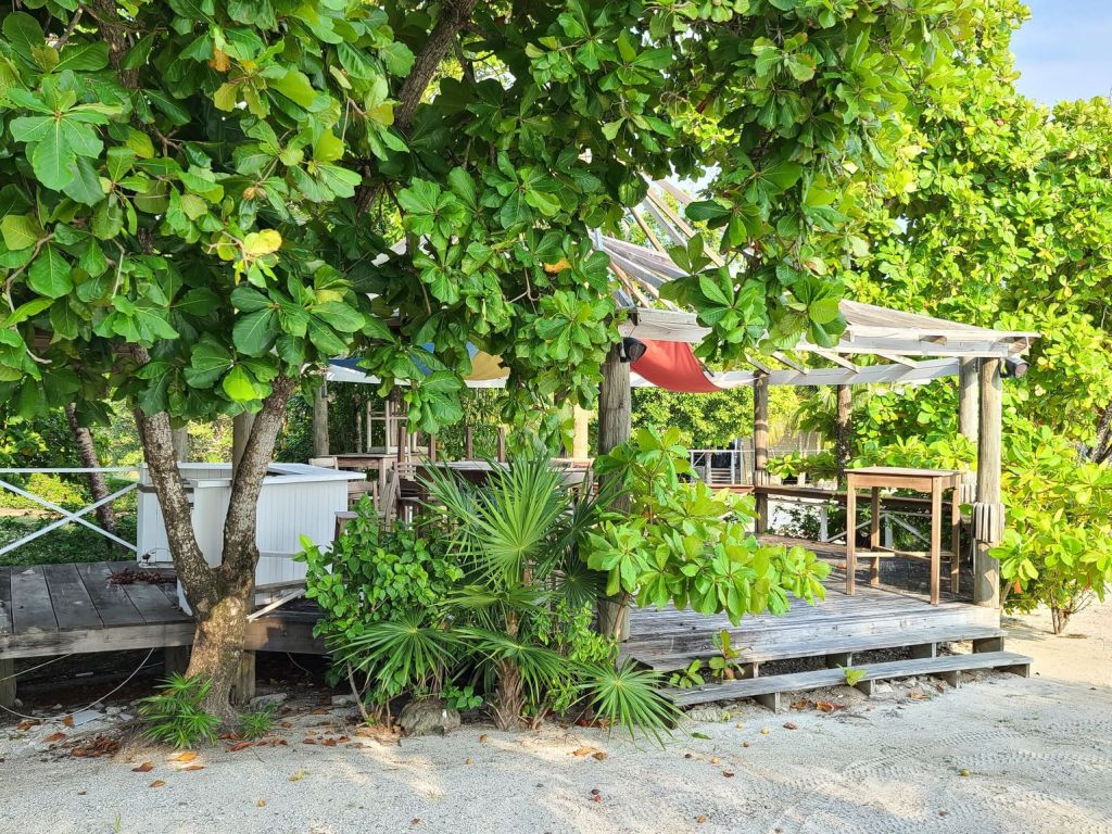 Listing ID: URE0363,  Utila, Bay Islands, HN - Coral Beach Village Beachfront and Marina, Photo #