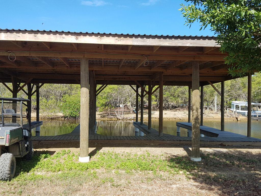 Listing ID: URE0366, Oyster Bed Lagoon/Little Bight Utila, Bay Islands, HN - South Shore Marina Boat Slips, Photo #