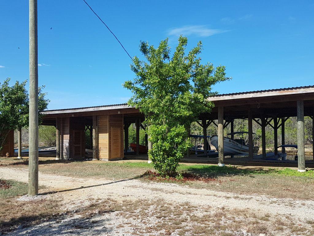 Listing ID: URE0366, Oyster Bed Lagoon/Little Bight Utila, Bay Islands, HN - South Shore Marina Boat Slips, Photo #