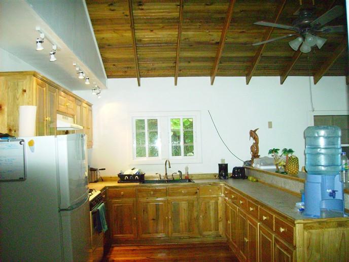 Listing ID: URE0384, Big Rock Utila, Bay Islands, HN - South Shore Reef House, Photo #