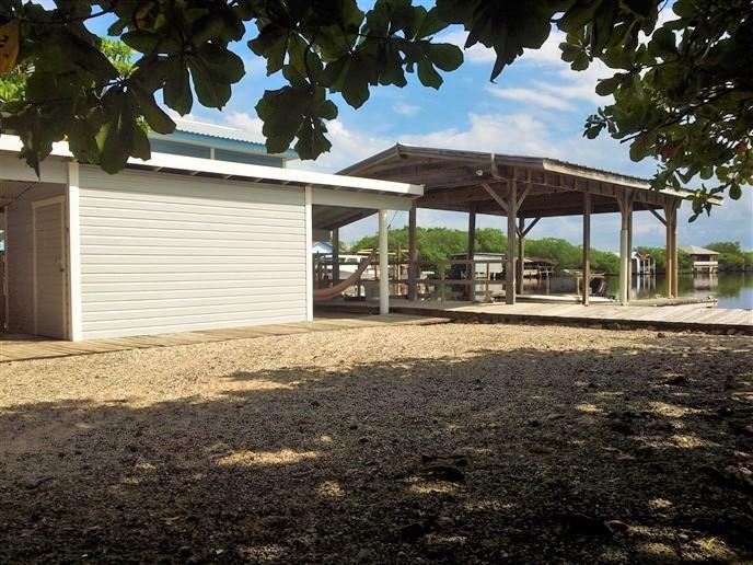 Listing ID: URE0391, The Point Utila, Bay Islands, HN - The Lagoon House, Photo #