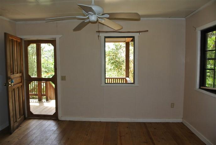 Listing ID: URE0394, Lumes, near Red Ridge Stables Utila, Bay Islands, HN - Lush Garden Home, Photo #