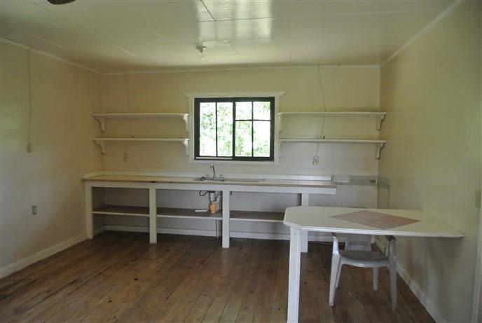 Listing ID: URE0394, Lumes, near Red Ridge Stables Utila, Bay Islands, HN - Lush Garden Home, Photo #