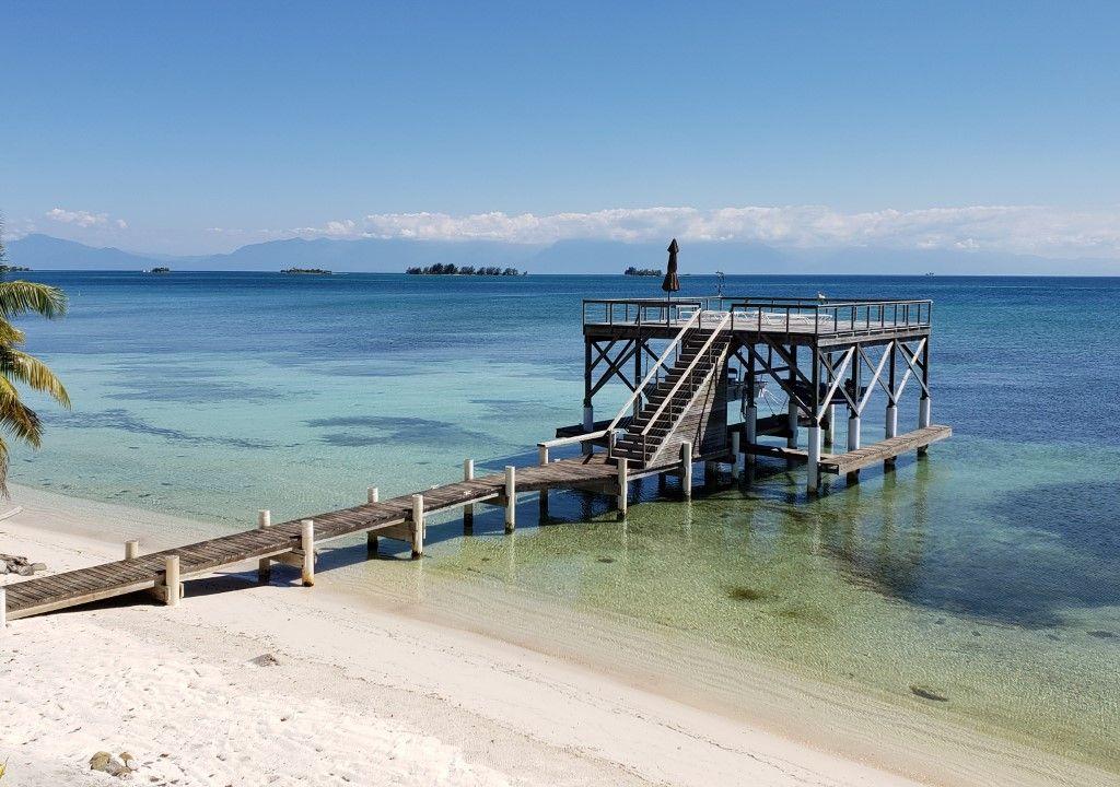 Listing ID: URE0406, Pine Point Utila, Bay Islands, HN - Pine Point Home with Dock, Photo #