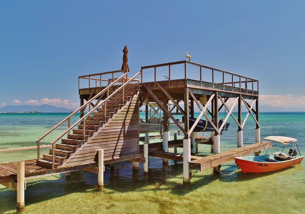 Listing ID: URE0406, Pine Point Utila, Bay Islands, HN - Pine Point Home with Dock, Photo #