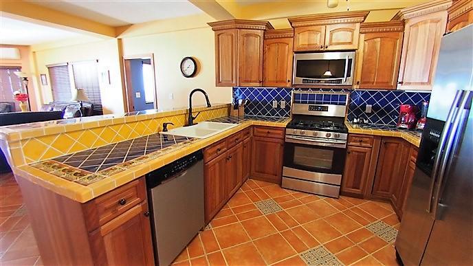 Listing ID: URE0408,  Utila, Bay Islands, HN - Wyndsong Manor, Photo #