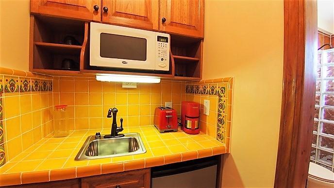 Listing ID: URE0408,  Utila, Bay Islands, HN - Wyndsong Manor, Photo #