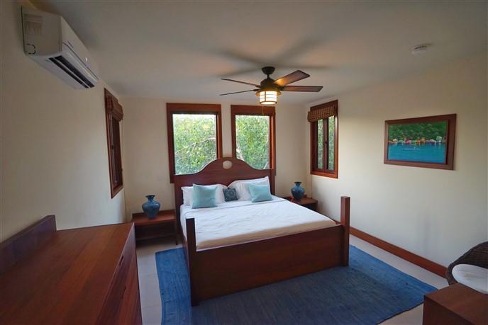 Listing ID: URE0411,  Utila, Bay Islands, HN - Casa Del Capitan, Photo #