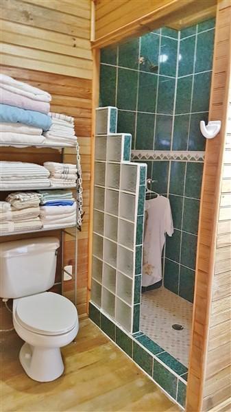 Listing ID: URE0422, The Well Utila, Bay Islands, HN - Relaxed Beach Retreat, Photo #