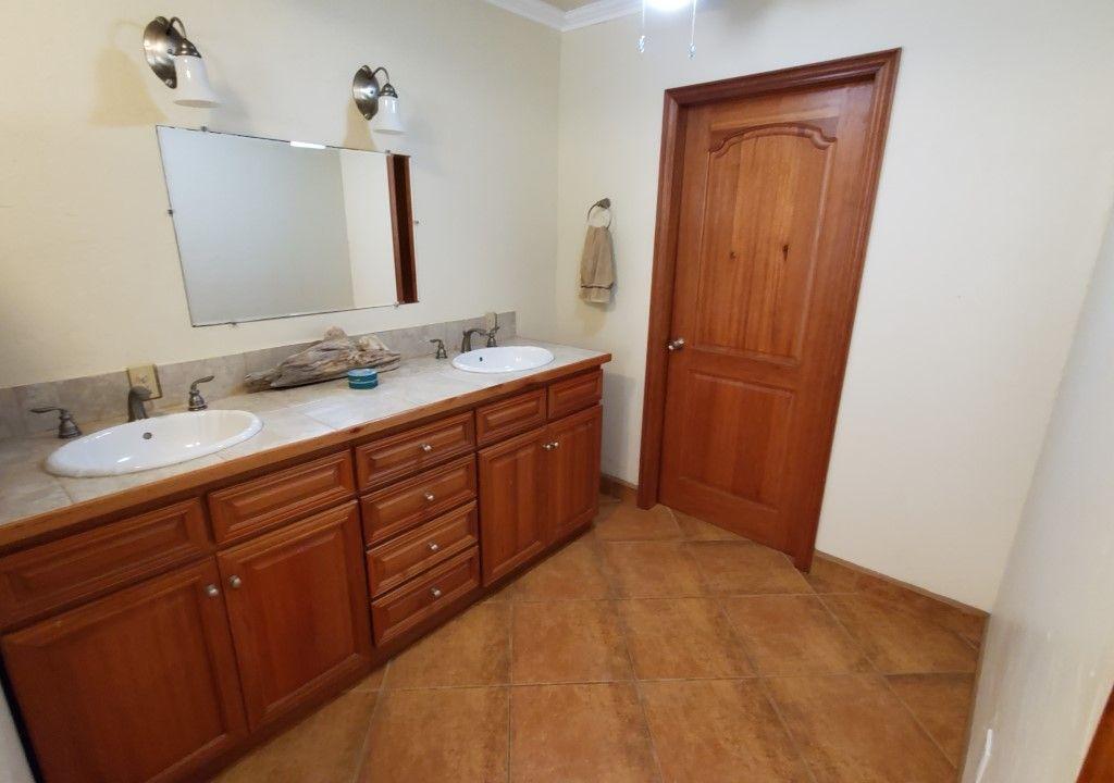 Listing ID: URE0424, Paradise Cove, Trade winds Utila, Bay Islands, HN - Waterfront on Paradise Cove, Photo #