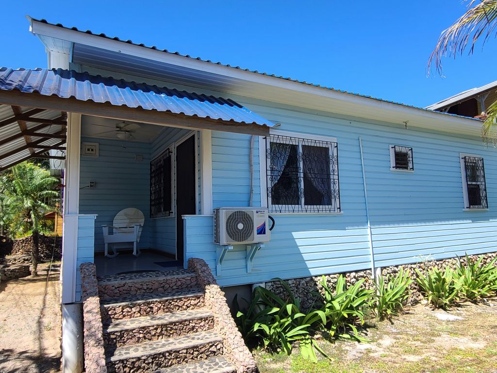 Listing ID: URE0435, Sandy Bay Utila, Bay Islands, HN - Casa Del Mar, Photo #