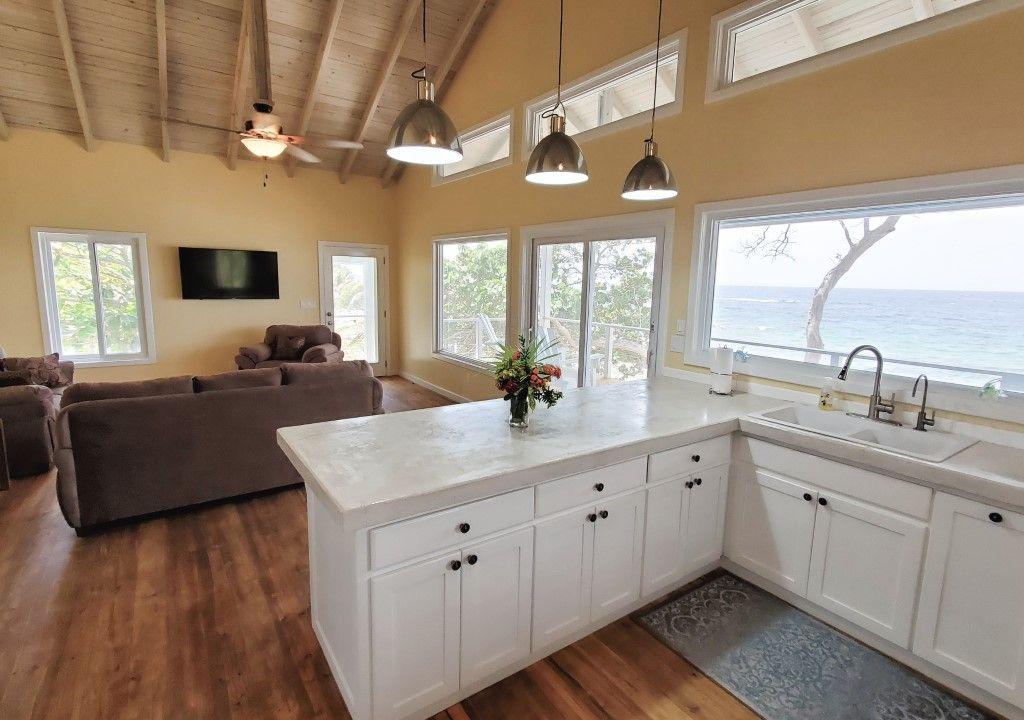 Listing ID: URE0439, Little Bight Utila, Bay Islands, HN - Azure Beach House, Photo #