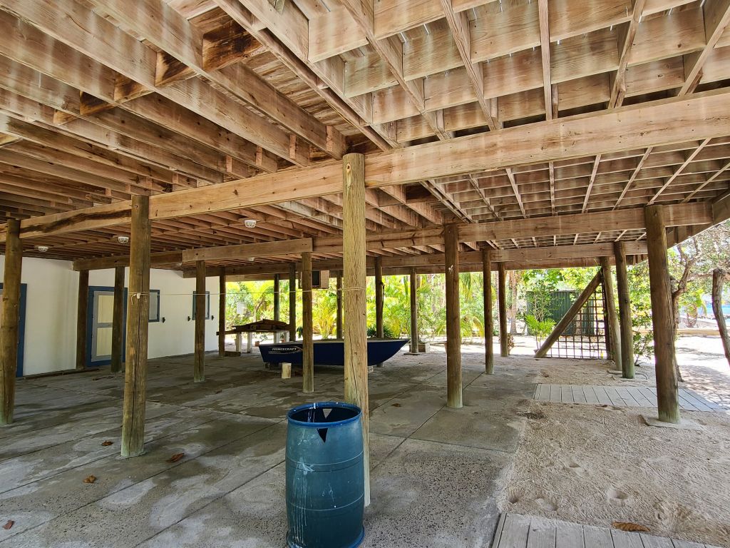 Listing ID: URE0450, Jonathan Point Utila, Bay Islands, HN - West Palm Point House, Photo #