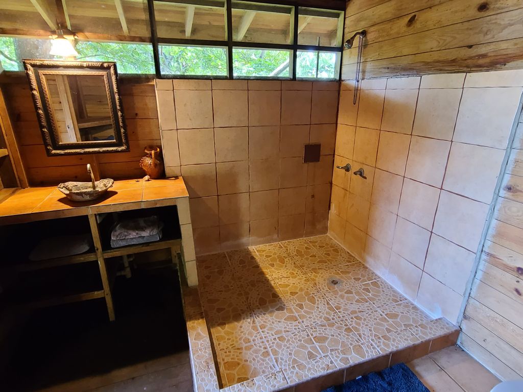 Listing ID: URE0451,  Utila, Bay Islands, HN - The Eco House, Photo #