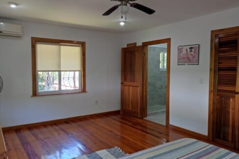 Listing ID: URE0457,  Utila, Bay Islands, HN - 2 Bedroom, 1 Bathroom Home at El Corral Home Utila Town Center, Photo #