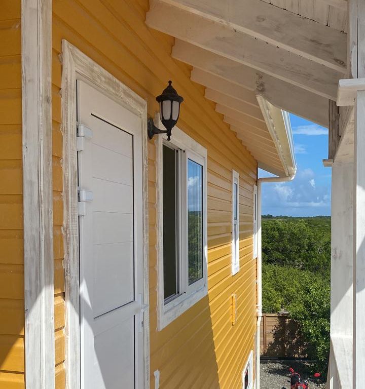 Listing ID: URE0464, The Point Utila, Bay Islands, HN - New One Bedroom oceanfront home at the Point, Photo #