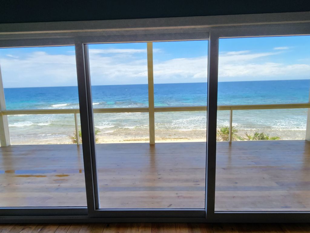 Listing ID: URE0468, Pretty Bush Utila, Bay Islands, HN - Beachfront at Pretty Bush, Photo #