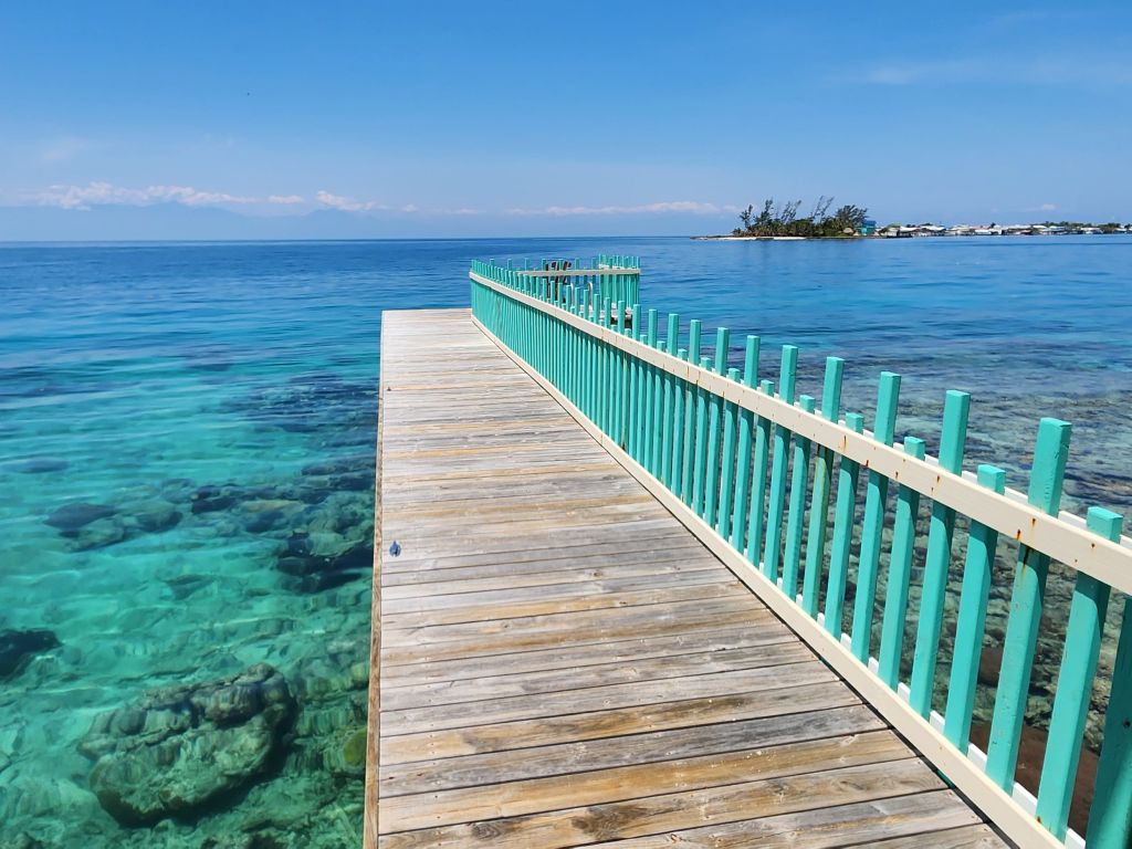 Listing ID: URE0469, Treasure Beach Utila, Bay Islands, HN - Beachfront Home at Treasure Beach, Photo #