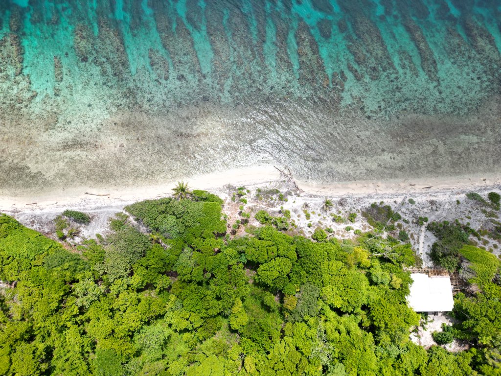 Listing ID: URE0471, Big Rock Utila, Bay Islands, HN - Big Rock, Photo #