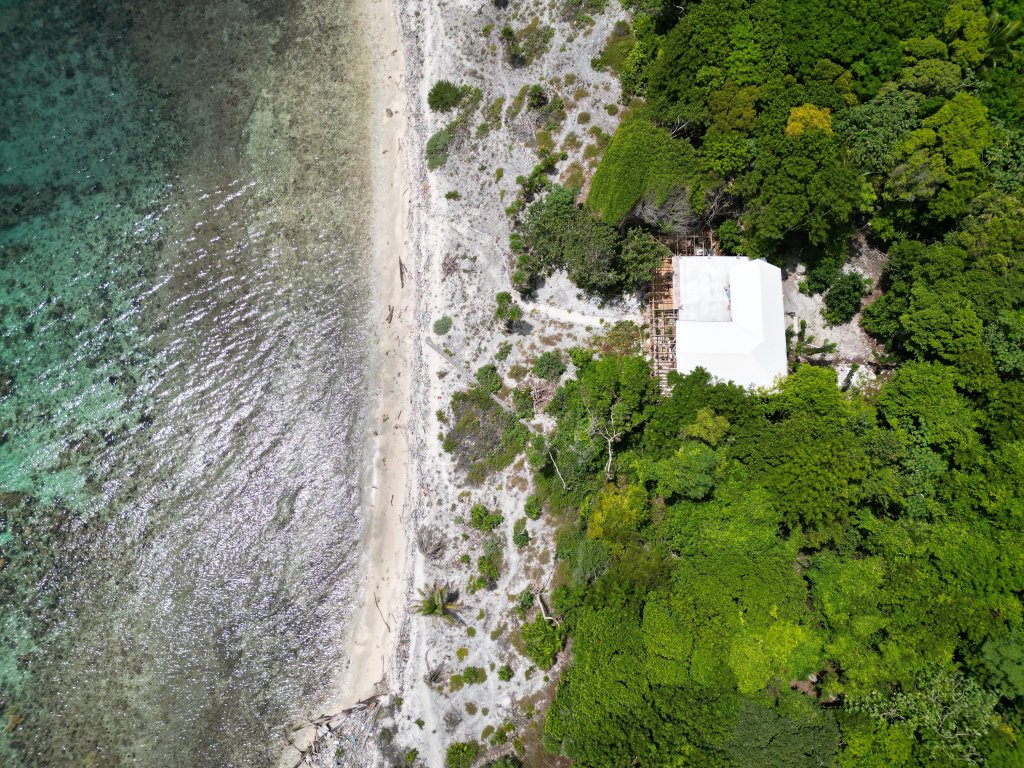 Listing ID: URE0471, Big Rock Utila, Bay Islands, HN - Big Rock, Photo #