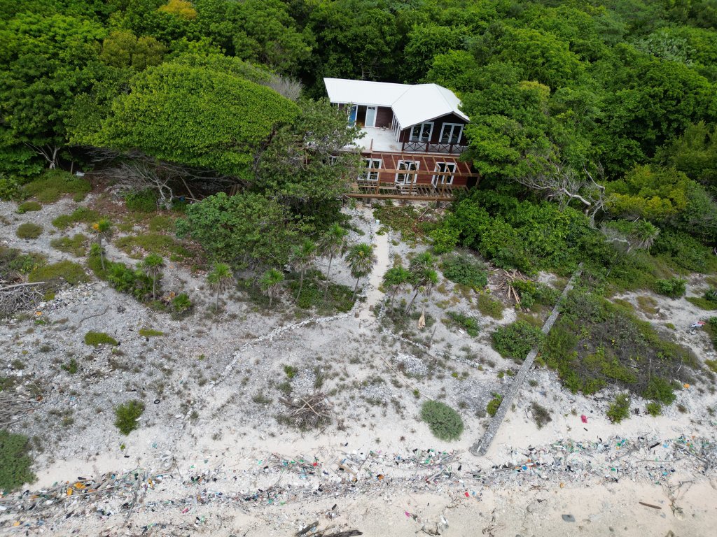 Listing ID: URE0471, Big Rock Utila, Bay Islands, HN - Big Rock, Photo #