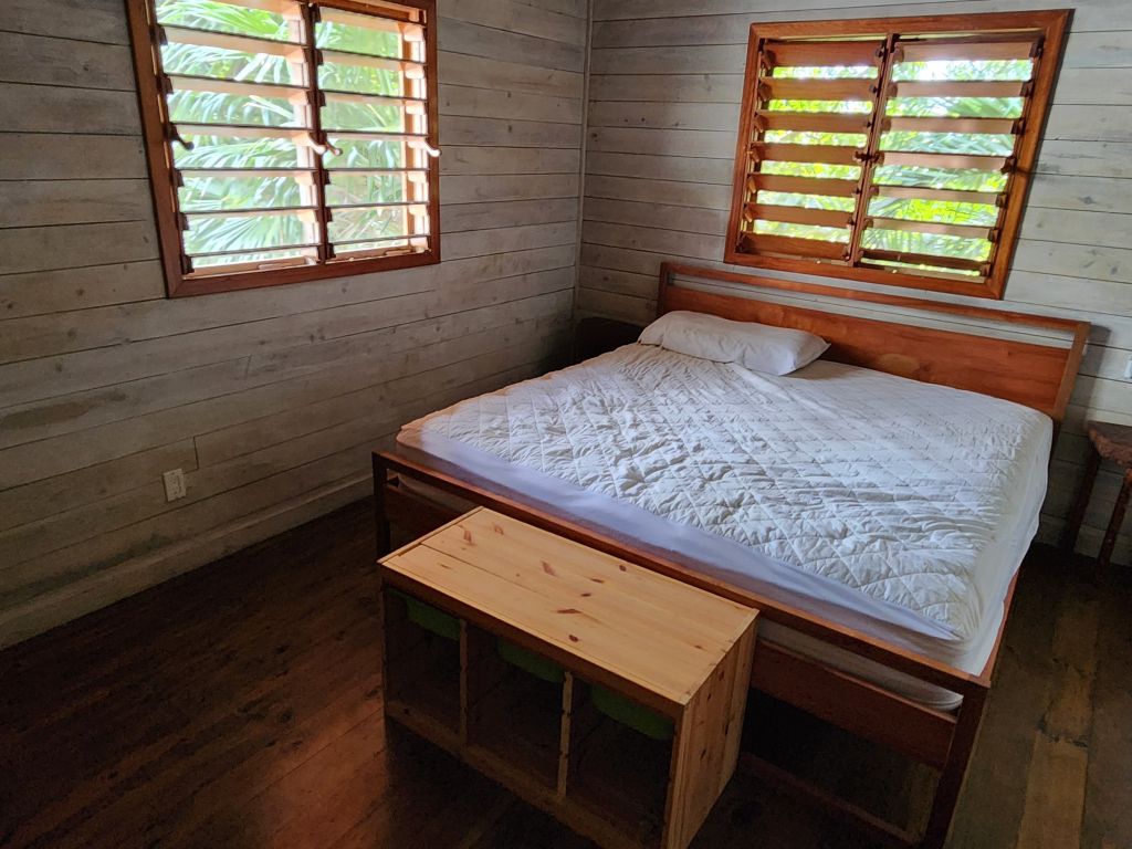 Listing ID: URE0472, Swanix Bay Utila, Bay Islands, HN - Tropical Paradise Retreat with Panoramic Sea Views, Photo #