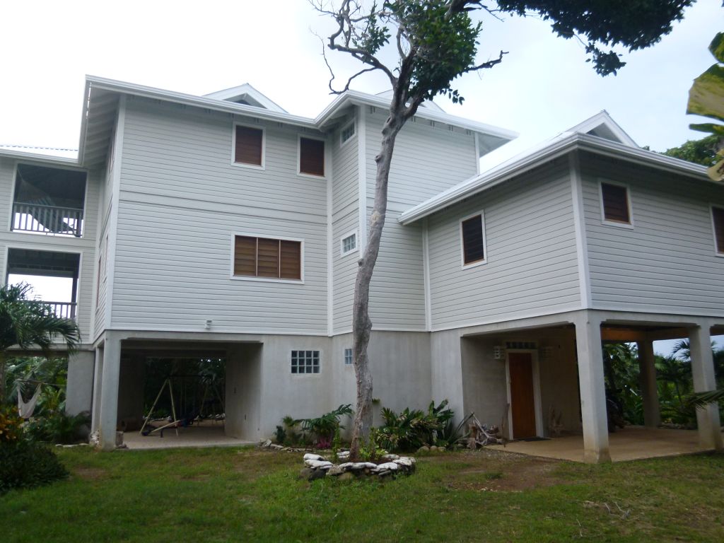 Listing ID: URE0472, Swanix Bay Utila, Bay Islands, HN - Tropical Paradise Retreat with Panoramic Sea Views, Photo #