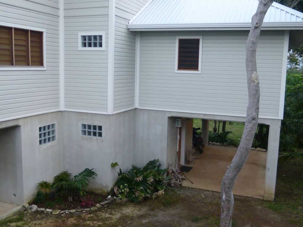 Listing ID: URE0472, Swanix Bay Utila, Bay Islands, HN - Tropical Paradise Retreat with Panoramic Sea Views, Photo #