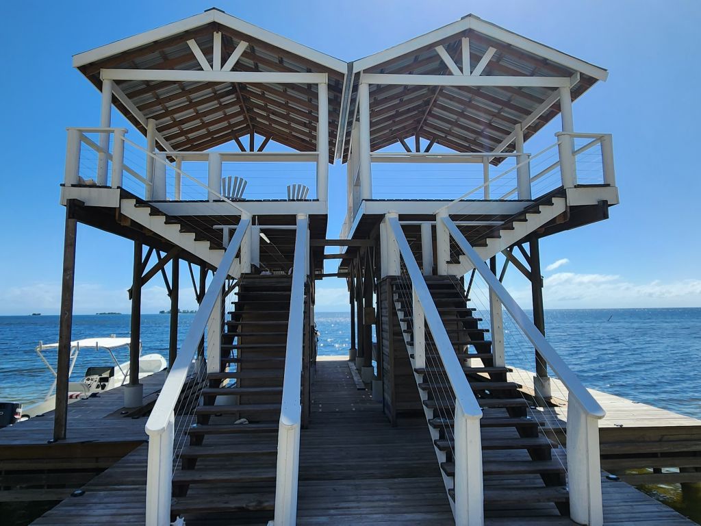 Listing ID: URE0473, Pine Point Utila, Bay Islands, HN - Driftwood Beach House, Photo #