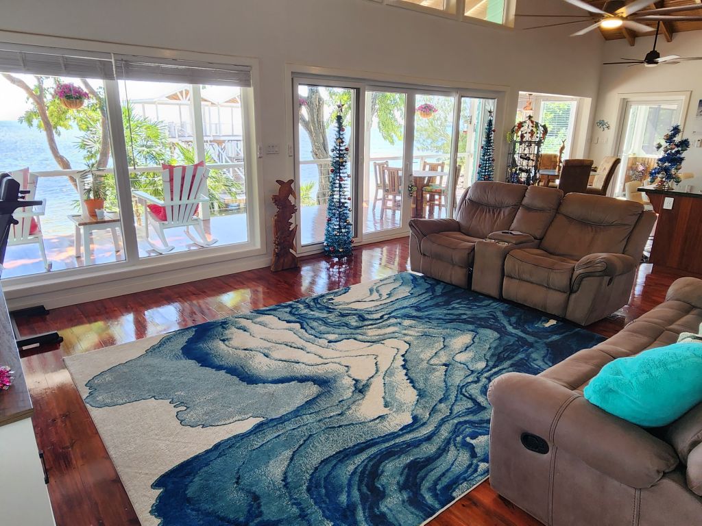 Listing ID: URE0473, Pine Point Utila, Bay Islands, HN - Driftwood Beach House, Photo #