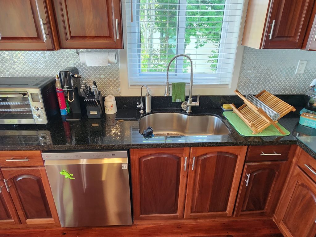 Listing ID: URE0473, Pine Point Utila, Bay Islands, HN - Driftwood Beach House, Photo #
