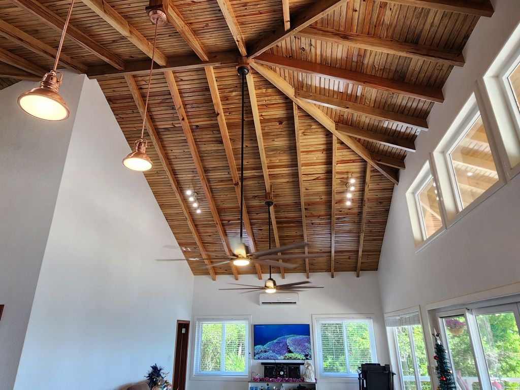 Listing ID: URE0473, Pine Point Utila, Bay Islands, HN - Driftwood Beach House, Photo #
