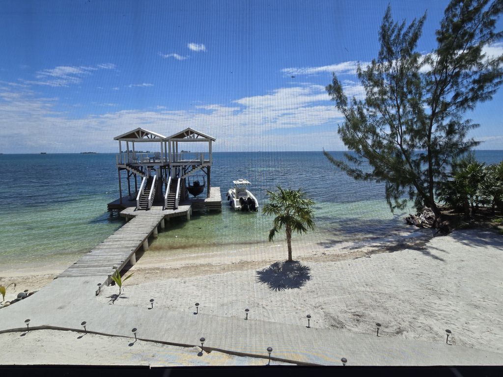 Listing ID: URE0474, Pine Point Utila, Bay Islands, HN - Sandy Shore Beach Home, Photo #