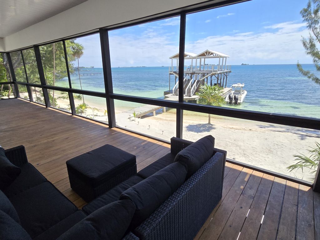 Listing ID: URE0474, Pine Point Utila, Bay Islands, HN - Sandy Shore Beach Home, Photo #