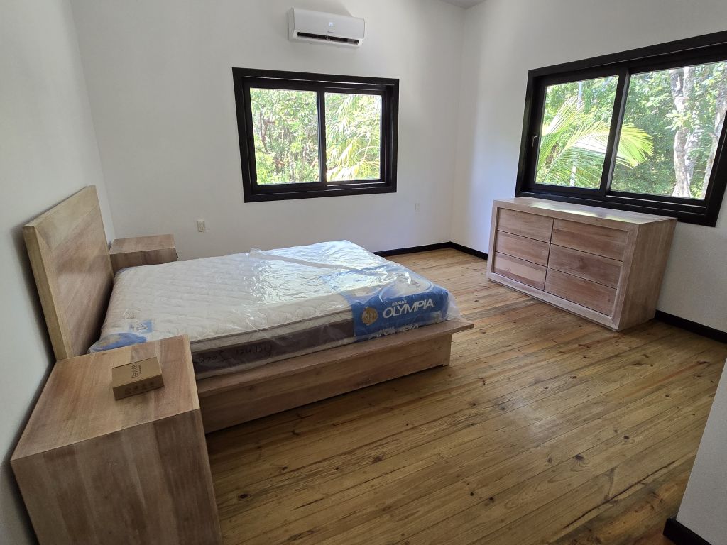 Listing ID: URE0474, Pine Point Utila, Bay Islands, HN - Sandy Shore Beach Home, Photo #