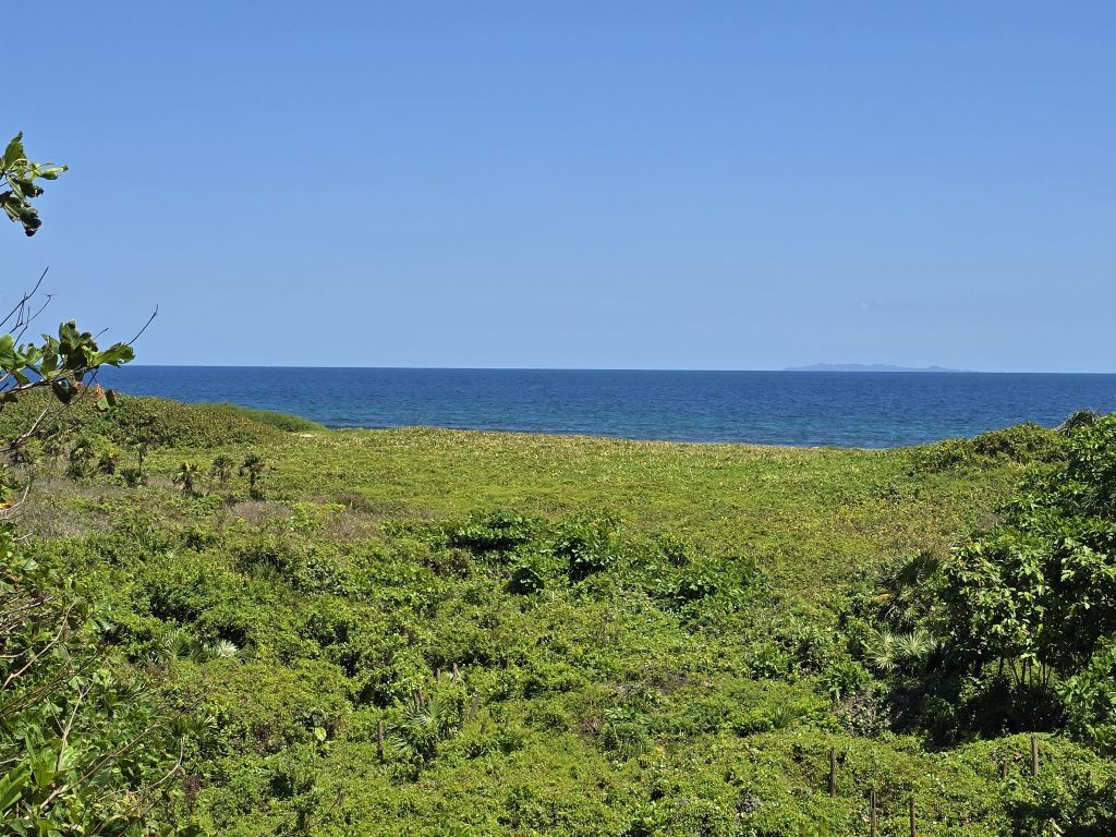 Listing ID: URE0480, Swanix Bay Utila, Bay Islands, HN - Ocean Ridge, Photo #