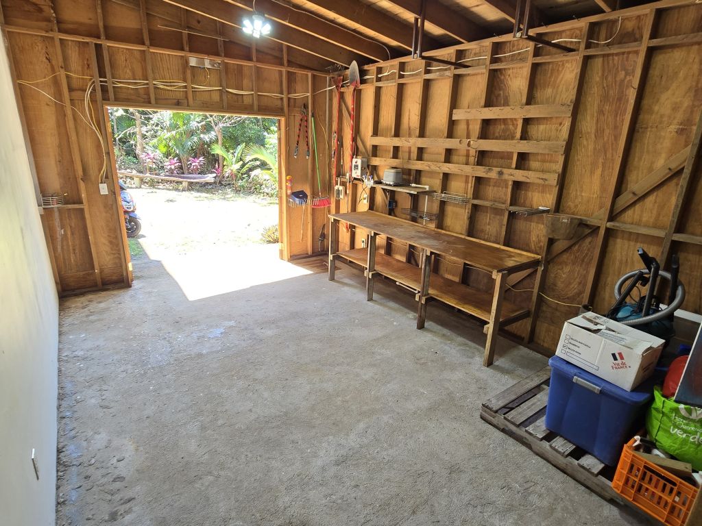 Listing ID: URE0480, Swanix Bay Utila, Bay Islands, HN - Ocean Ridge, Photo #