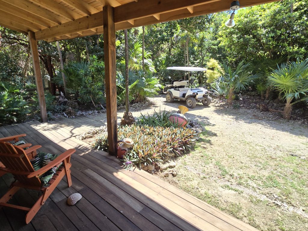 Listing ID: URE0480, Swanix Bay Utila, Bay Islands, HN - Ocean Ridge, Photo #