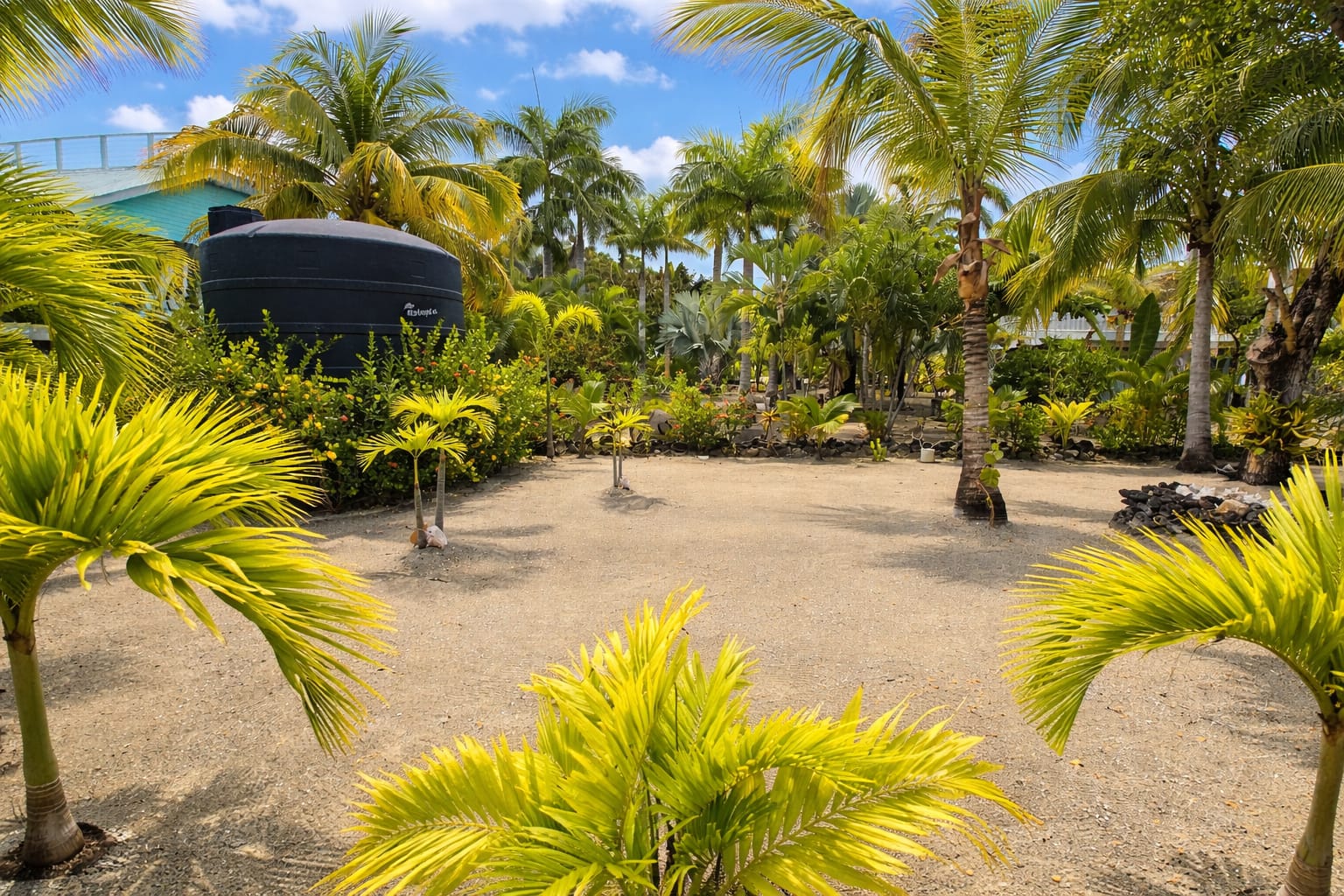 Listing ID: URE0491, Jonathan Point Utila, Bay Islands, HN - Sunset House, Photo #