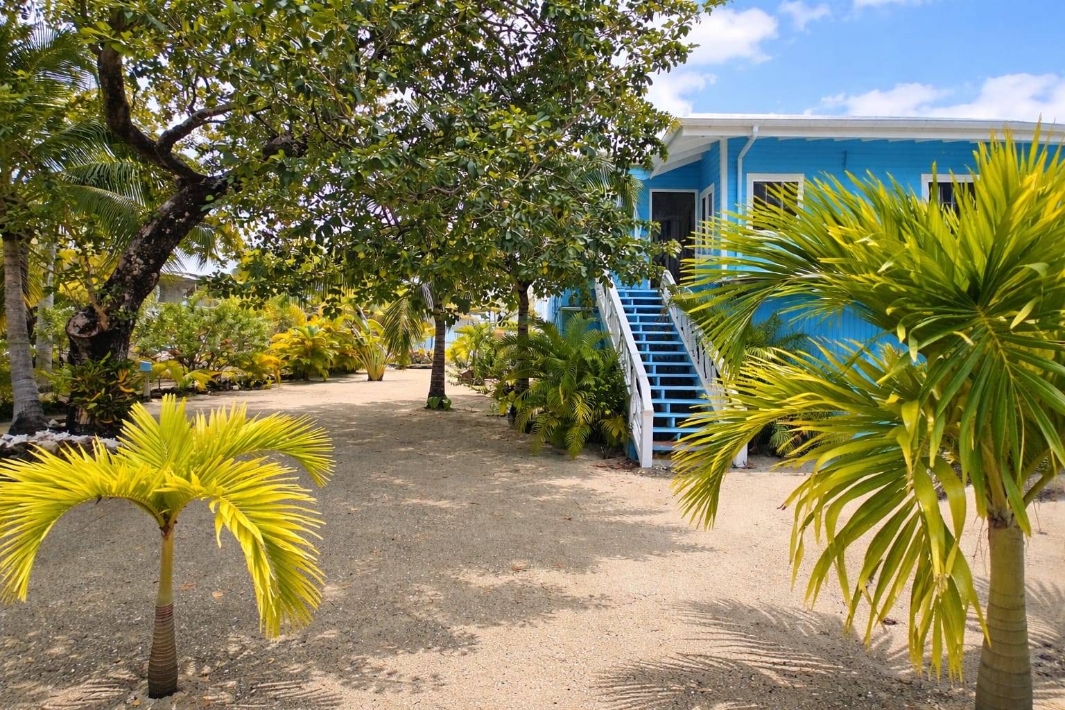 Listing ID: URE0491, Jonathan Point Utila, Bay Islands, HN - Sunset House, Photo #