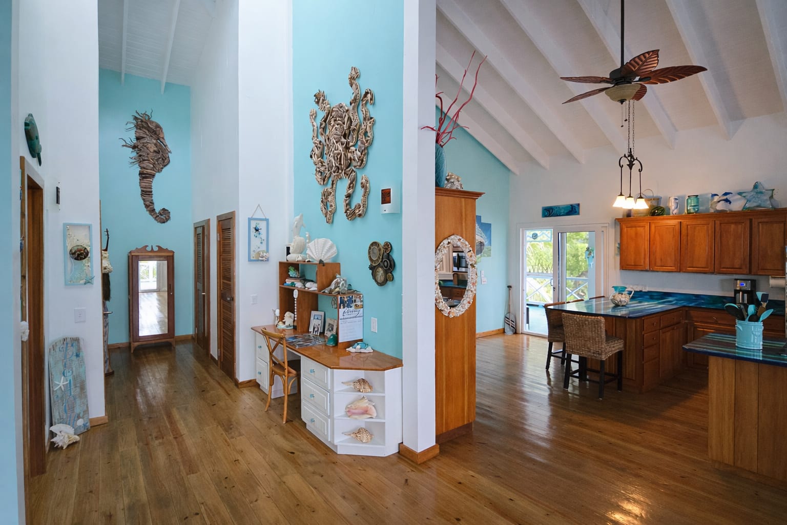 Listing ID: URE0491, Jonathan Point Utila, Bay Islands, HN - Sunset House, Photo #