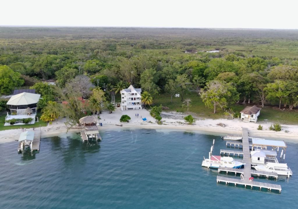 Listing ID: URE0492, The Well Utila, Bay Islands, HN - Reef Pointe Triplex, Photo #