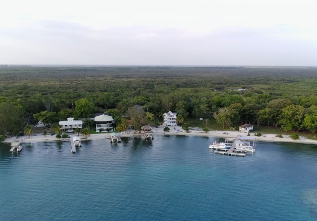 Listing ID: URE0492, The Well Utila, Bay Islands, HN - Reef Pointe Triplex, Photo #