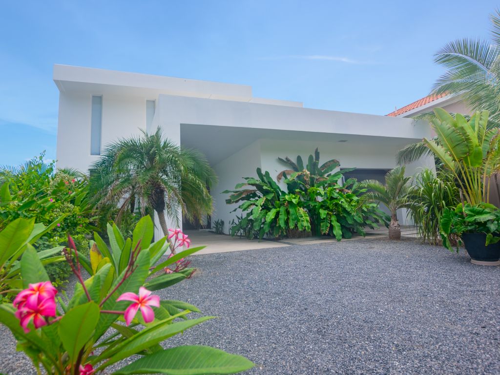 Listing ID: URE0493, Lighthouse Estates Roatán, Bay Islands, HN - Villa On the Rocks,Two Private Villas, One Unparalleled Luxury Experience, Photo #