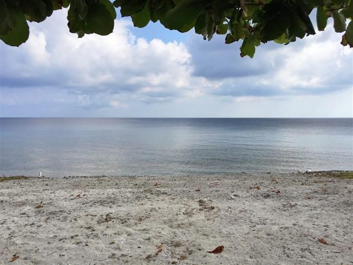 Listing ID: URE0515, Little Bight Utila, Bay Islands, HN - Large Lot With Beach Frontage At Little Bight, Photo #