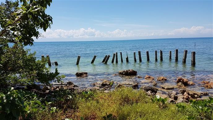 Listing ID: URE0568, Main Street, Sandy Bay Utila, Bay Islands, HN - Beach Front In Town, Photo #